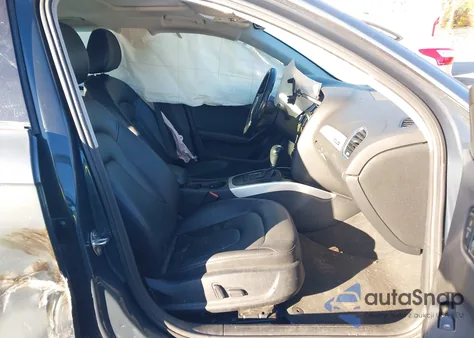 2011 Audi A4 2.0T Premium z USA, uszkodzony, nr VIN WAUFFAFLXBN029430